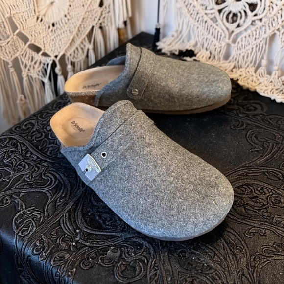 Dr Scholls Shoes - Dr Scholl’s NWT Size 9M Louis Iconic Gray Wool Clogs (SH218)
